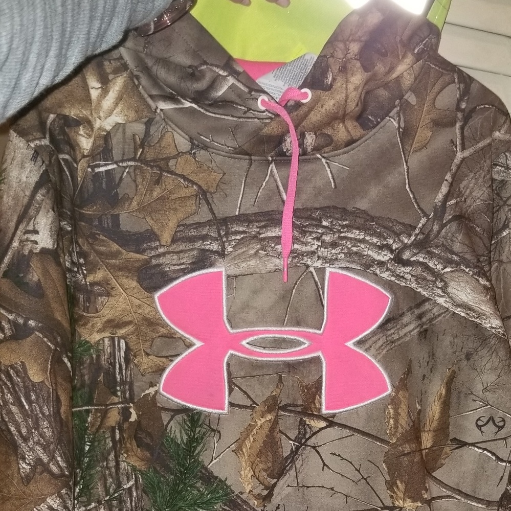 Under Armour hoodie size medium